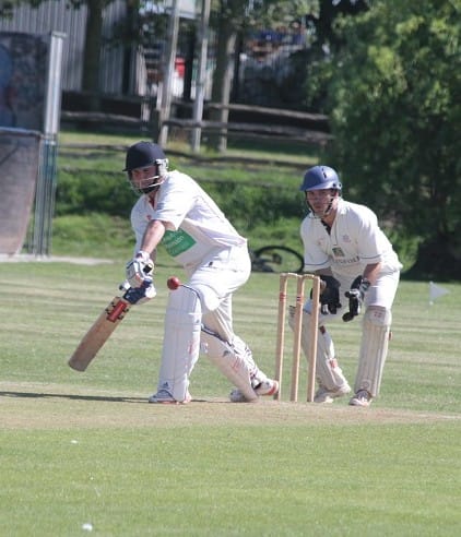 Willis knocked up 21 in a last wicket stand before taking the field and bowling Overton for a duck