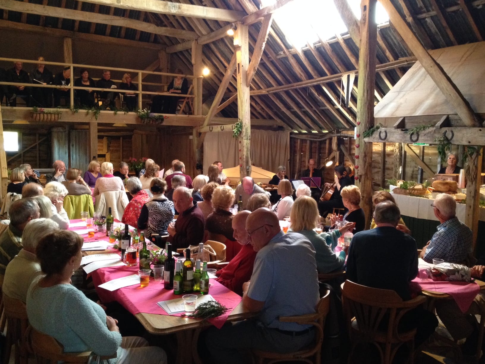 Wonderful choir singing Cantemus music