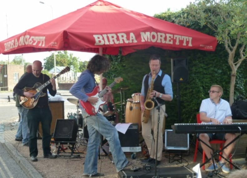 Lively rock at Simply Italian, Jazz Funk Giants